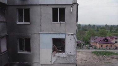 Bu video, Ukrayna 'daki savaşın sonucunu gösteriyor. Borodyanka, Bucha' da 8K çözünürlüklü bir yerleşim yeri.