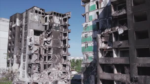 Este Vídeo Mostra Consequências Guerra Ucrânia Edifício Residencial Destruído Borodyanka — Vídeo de Stock