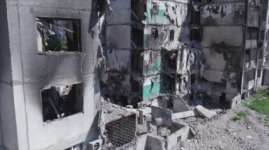 Bu video, Ukrayna 'daki savaşın sonucunu gösteriyor. Borodyanka, Bucha' da 8K çözünürlüklü bir yerleşim yeri.