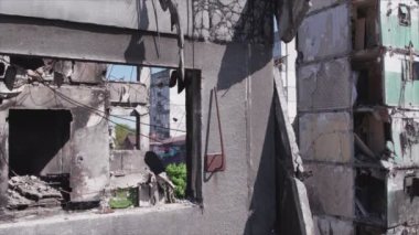 Bu video, Ukrayna 'daki savaşın sonucunu gösteriyor. Borodyanka, Bucha' da 8K çözünürlüklü bir yerleşim yeri.