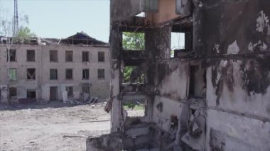 Bu video, Ukrayna 'daki savaşın sonucunu gösteriyor. Borodyanka, Bucha' da 8K çözünürlüklü bir yerleşim yeri.