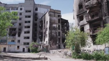 Bu video, Ukrayna 'daki savaşın sonucunu gösteriyor. Borodyanka, Bucha' da 8K çözünürlüklü bir yerleşim yeri.