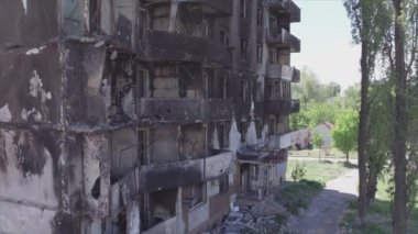 Bu video, Ukrayna 'daki savaşın sonucunu gösteriyor. Borodyanka, Bucha' da 8K çözünürlüklü bir yerleşim yeri.