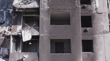 Bu video, Ukrayna 'daki savaşın sonucunu gösteriyor. Borodyanka, Bucha' da 8K çözünürlüklü bir yerleşim yeri.