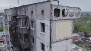 Bu video, Ukrayna 'daki savaşın sonucunu gösteriyor. Borodyanka, Bucha' da 8K çözünürlüklü bir yerleşim yeri.