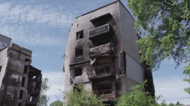 Bu video, Ukrayna 'daki savaşın sonucunu gösteriyor. Borodyanka, Bucha' da 8K çözünürlüklü bir yerleşim yeri.