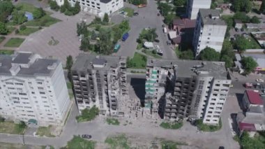 Bu video, Ukrayna 'daki savaşın sonucunu gösteriyor. Borodyanka, Bucha' da 8K çözünürlüklü bir yerleşim yeri.