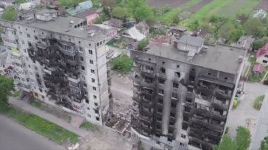 Bu video, Ukrayna 'daki savaşın sonucunu gösteriyor. Borodyanka, Bucha' da 8K çözünürlüklü bir yerleşim yeri.
