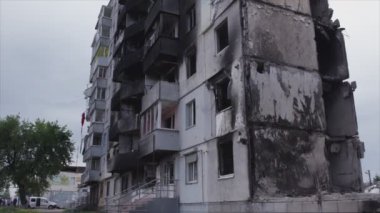 Bu video, Ukrayna 'daki savaşın sonucunu gösteriyor. Borodyanka, Bucha' da 8K çözünürlüklü bir yerleşim yeri.