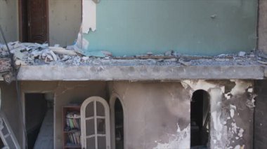 Bu video, Ukrayna 'daki savaşın sonucunu gösteriyor. Borodyanka, Bucha' da 8K çözünürlüklü bir yerleşim yeri.