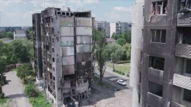 Bu video, Ukrayna 'daki savaşın sonucunu gösteriyor. Borodyanka, Bucha' da 8K çözünürlüklü bir yerleşim yeri.