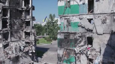 Bu video, Ukrayna 'daki savaşın sonucunu gösteriyor. Borodyanka, Bucha' da 8K çözünürlüklü bir yerleşim yeri.