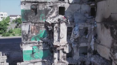 Bu video, Ukrayna 'daki savaşın sonucunu gösteriyor. Borodyanka, Bucha' da 8K çözünürlüklü bir yerleşim yeri.
