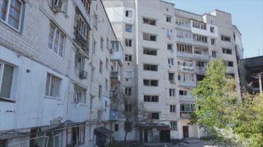 Bu video, Ukrayna 'daki savaşın sonucunu gösteriyor. Borodyanka, Bucha' da 8K çözünürlüklü bir yerleşim yeri.