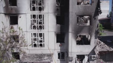 Bu video, Ukrayna 'daki savaşın sonucunu gösteriyor. Borodyanka, Bucha' da 8K çözünürlüklü bir yerleşim yeri.