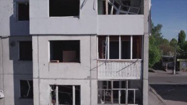 Bu video, Ukrayna 'daki savaşın sonucunu gösteriyor. Borodyanka, Bucha' da 8K çözünürlüklü bir yerleşim yeri.