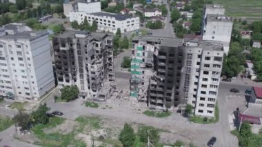 Bu video, Ukrayna 'daki savaşın sonucunu gösteriyor. Borodyanka, Bucha' da 8K çözünürlüklü bir yerleşim yeri.