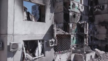 Bu video, Ukrayna 'daki savaşın sonucunu gösteriyor. Borodyanka, Bucha' da 8K çözünürlüklü bir yerleşim yeri.