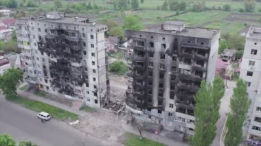 Bu video, Ukrayna 'daki savaşın sonucunu gösteriyor. Borodyanka, Bucha' da 8K çözünürlüklü bir yerleşim yeri.