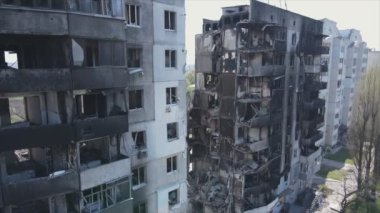 Bu video, Ukrayna 'daki savaşın sonucunu gösteriyor. Borodyanka, Bucha' da 8K çözünürlüklü bir yerleşim yeri.