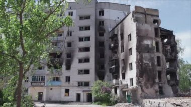 Bu video, Ukrayna 'daki savaşın sonucunu gösteriyor. Borodyanka, Bucha' da 8K çözünürlüklü bir yerleşim yeri.