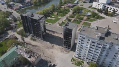 Bu video, Ukrayna 'daki savaşın sonucunu gösteriyor. Borodyanka, Bucha' da 8K çözünürlüklü bir yerleşim yeri.