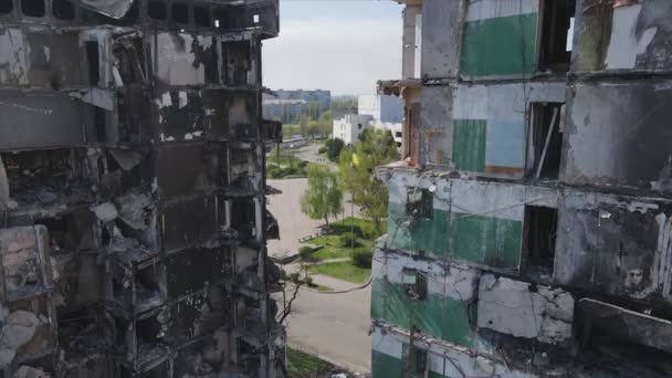 Este Vídeo Mostra Consequências Guerra Ucrânia Edifício Residencial Destruído Borodyanka — Vídeo de Stock