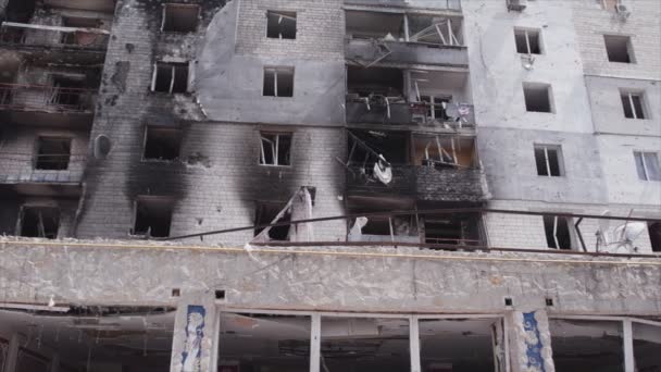비디오는 우크라이나 전쟁의 여파를 해상도의 산카의 붕괴된 주거용 — 비디오