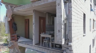 Bu video, Ukrayna 'daki savaşın sonucunu gösteriyor. Borodyanka, Bucha' da 8K çözünürlüklü bir yerleşim yeri.