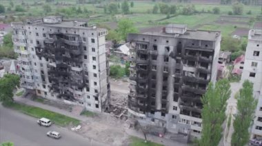 Bu video, Ukrayna 'daki savaşın sonucunu gösteriyor. Borodyanka, Bucha' da 8K çözünürlüklü bir yerleşim yeri.