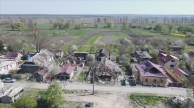 Bu video, Ukrayna 'daki savaşın sonucunu gösteriyor. Borodyanka, Bucha' da 8K çözünürlüklü bir yerleşim yeri.