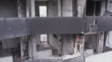 Bu video, Ukrayna 'daki savaşın sonucunu gösteriyor. Borodyanka, Bucha' da 8K çözünürlüklü bir yerleşim yeri.