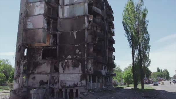 Este Vídeo Mostra Consequências Guerra Ucrânia Edifício Residencial Destruído Borodyanka — Vídeo de Stock