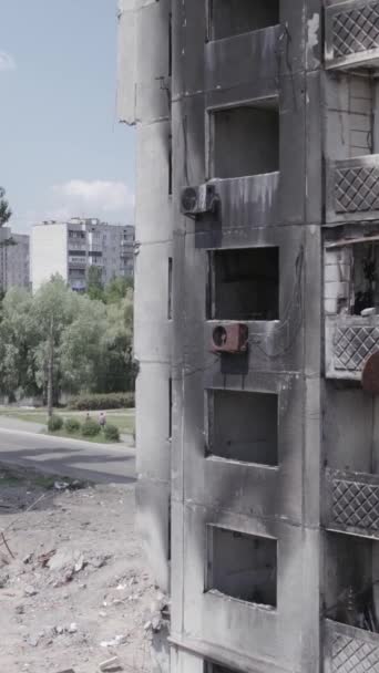 Készlet Függőleges Videó Azt Mutatja Egy Lerombolt Lakóépület Borodyanka Bucha — Stock videók