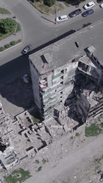 Вертикальному Відео Показані Зруйновані Житлові Будинки Бородянці Район Буча Сірі — стокове відео
