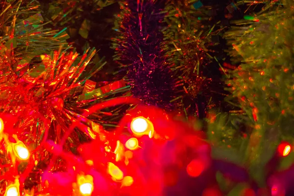 Rotlicht Und Lametta Neujahrskomposition Frohe Weihnachten Und Ein Gutes Neues — Stockfoto