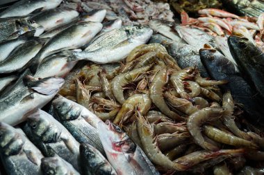 Taze balık ve deniz ürünleri satılığa çıkarıldı..      