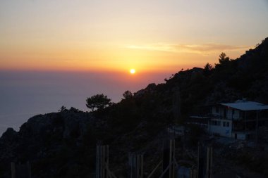 Akdeniz 'de gün batımı. Boğa Dağları. Türkiye. 