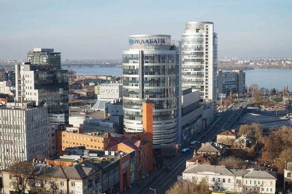 Menorah Çatısından Dnipro Şehrinin Caddelerinin Üst Görüntüsü — Stok fotoğraf