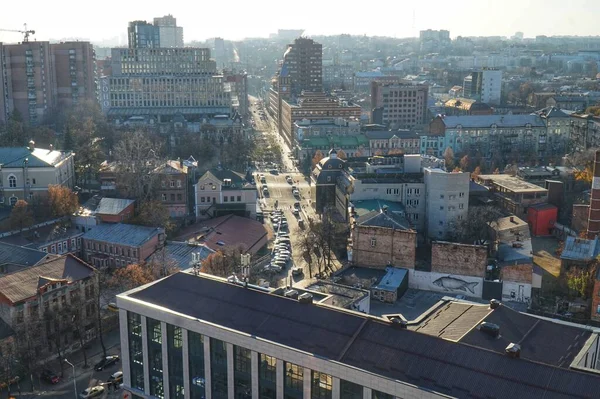 Blick Auf Die Straßen Der Stadt Dnipro Vom Dach Der lizenzfreie Stockbilder