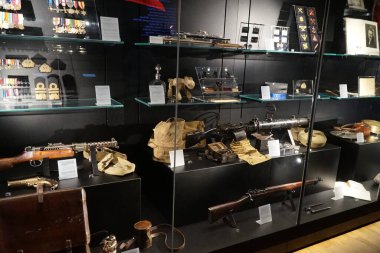 Gdynia 'daki Donanma Müzesi' nde çeşitli gemi ve ekipman modelleri var. Polonya.