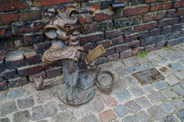 Une Petite Sculpture Bronze Sur Rue Gdansk Pologne — Photo