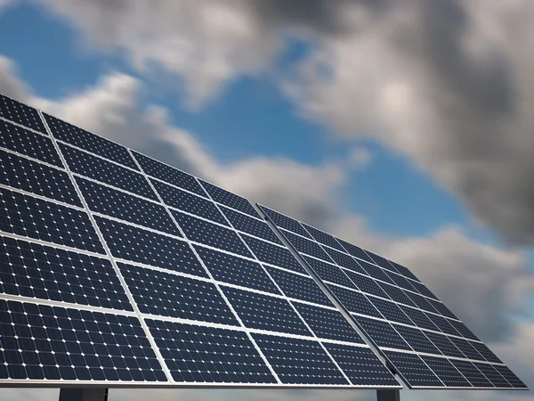 bulutlu güneş paneli