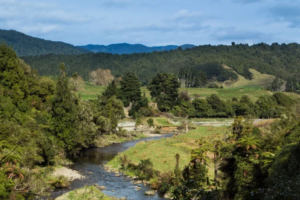 Terra Nativa da Fazenda Fluvial — Fotografia de Stock