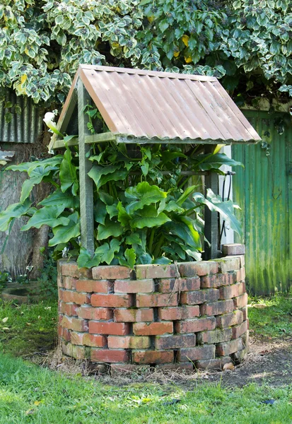 Garden Well — Stock Photo, Image