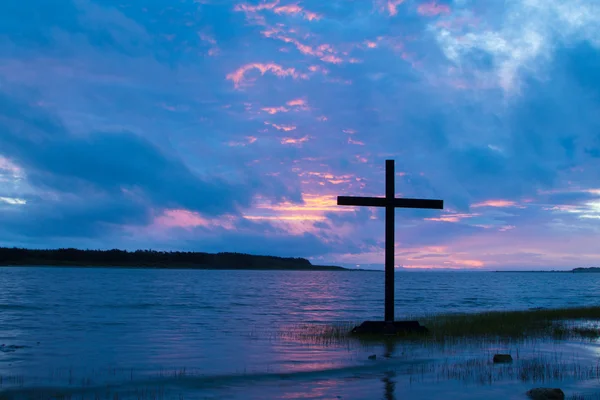 Nublado Cruz pôr do sol — Fotografia de Stock