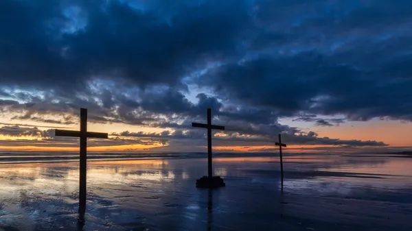 Cloud Cross zonsondergang — Stockfoto