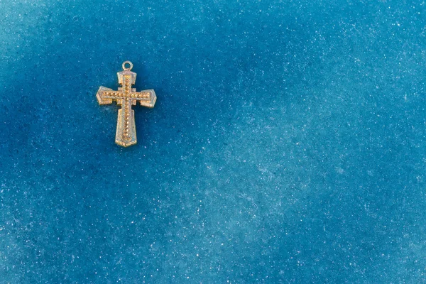 Small Ice Golden Cross — Stock Photo, Image