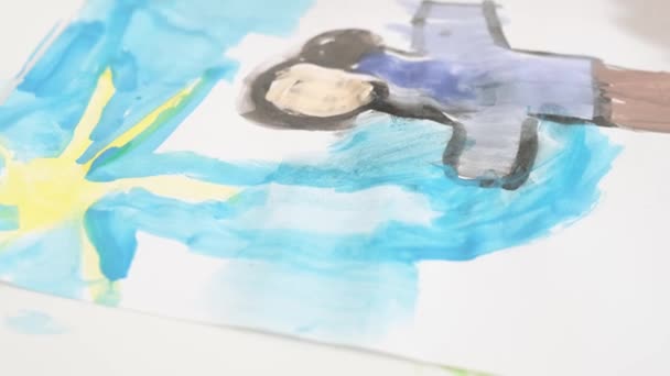 Close Talented Little Girl Female Artist Draws Mother Sun Summer — Vídeo de Stock