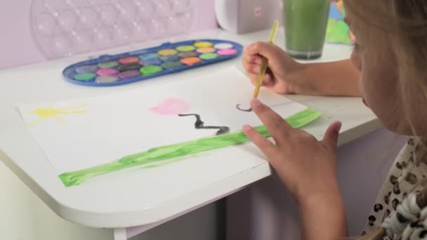 Talented Creative Child Girl Female Artist Draws Her Hands Paper — ストック動画